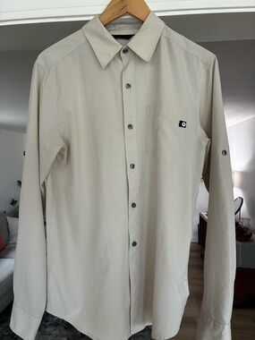 Marmot Shirt Mens S/P Beige Perforated Short Sleeve Button Front Lightweight
